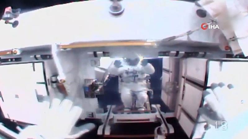 NASA’ya bağlı astronotlardan uzay yürüyüşü