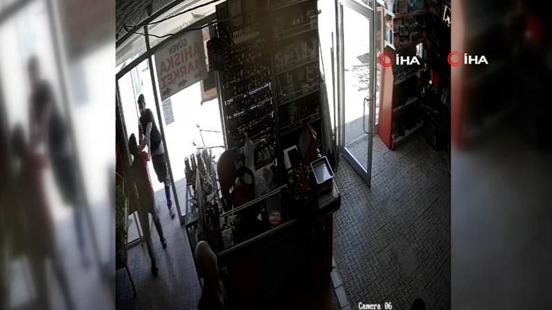 Müşteri ile market sahibi kavgası kamerada