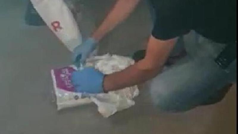 Bebek bezlerinin içerisinde gizlenmiş uyuşturucu bulundu