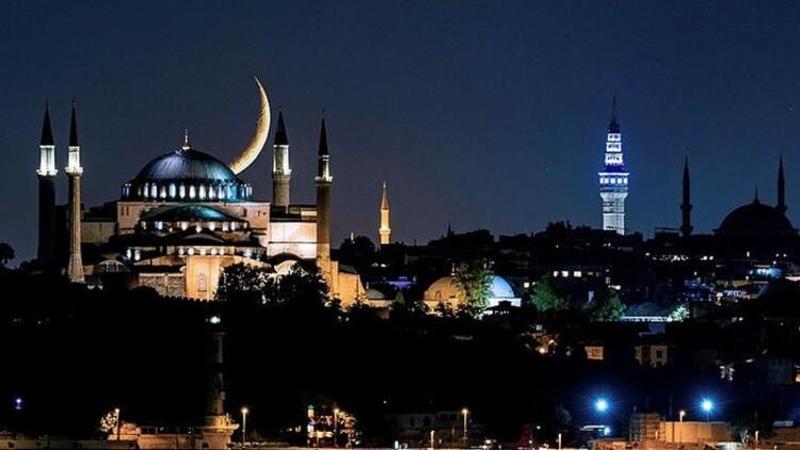 Ayasofya-i Kebir Cami-i Şerifi'nde akşam namazı kılındı