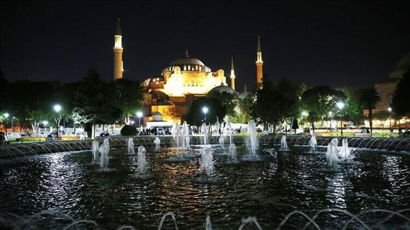 Ayasofya-i Kebir Cami-i Şerifi'nde yatsı namazı kılındı