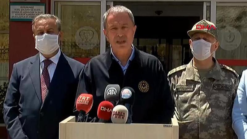 Son dakika haberi... Mersin'de 4 askerin şehit olduğu kazayla ilgili Bakan Akar'dan açıklama