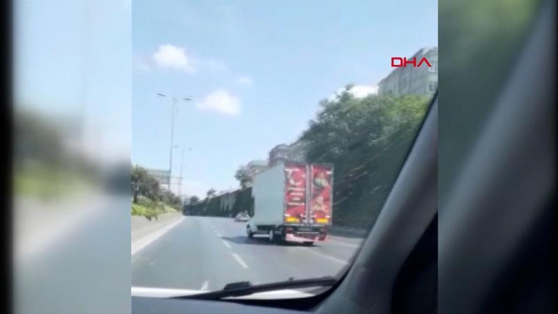 Düğün konvoyundan akılalmaz görüntüler