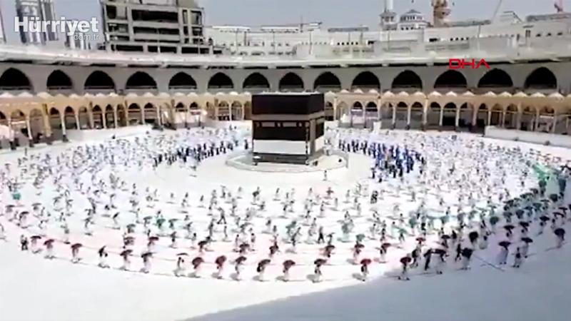 Koronavirüs gölgesinde hac kısıtlı katılımla başladı