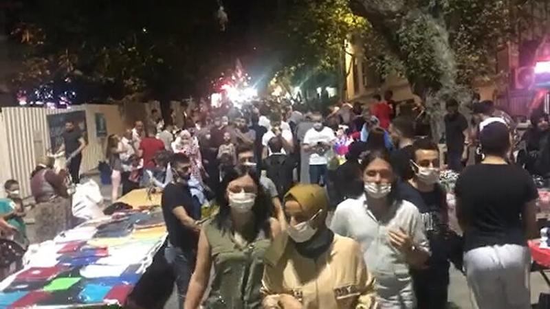 Bursa'da tedirgin eden görüntü! Sosyal mesafeyi hiçe saydılar