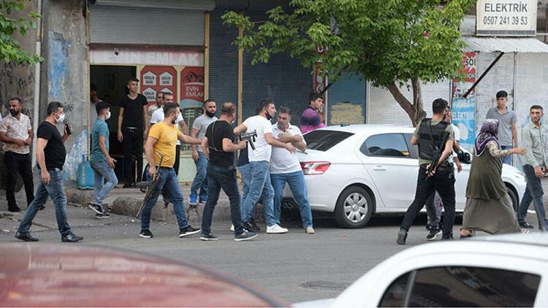 Diyarbakır'da işportacıların yer kapma kavgası