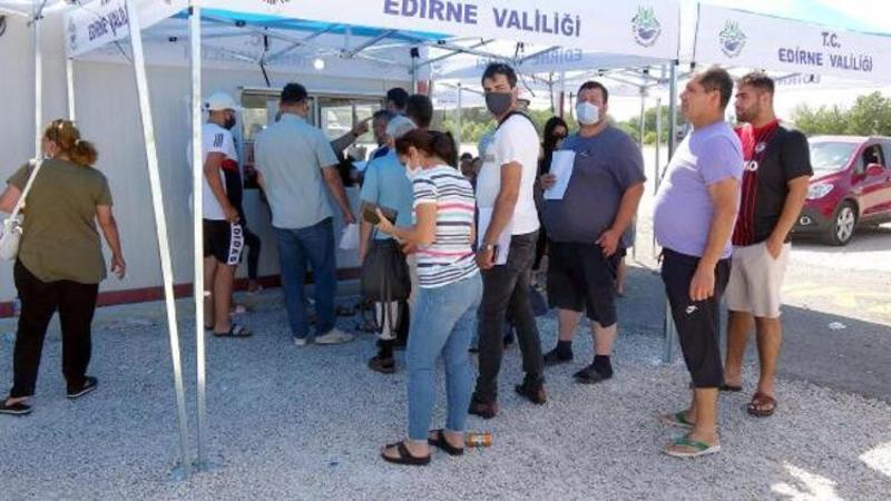 Gurbetçilerin dönüş yolunda Kapıkule'de PCR testi yoğunluğu