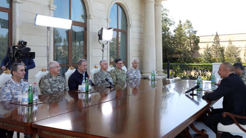Bakan Akar ve Azerbaycan Cumhurbaşkanı Aliyev'den 'iş birliği' vurgusu
