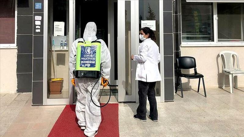 Vali Çiftçi, maske ve sosyal mesafe denetimine katıldı