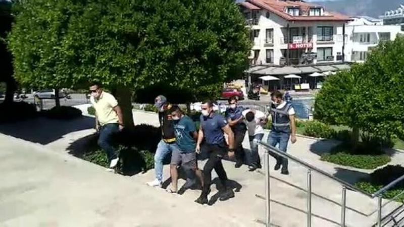 Tatil bahanesiyle geldikleri Marmaris'te 3 günde 3 evi soydular