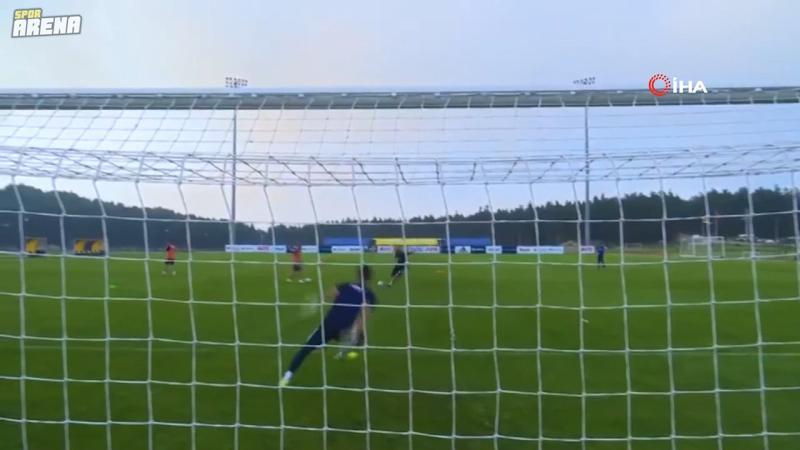 Altay Bayındır Fenerbahçe'de yeni sezona hazır!