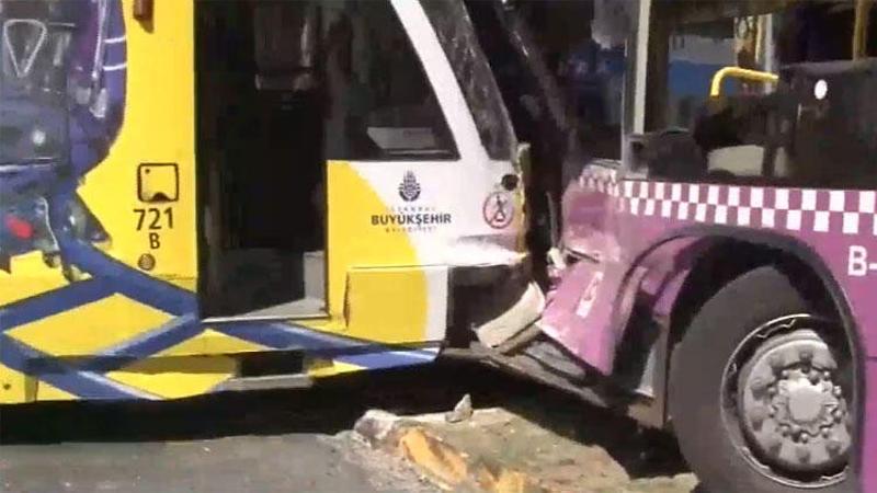 Son dakika... Kabataş'ta tramvay halk otobüsüne çarptı