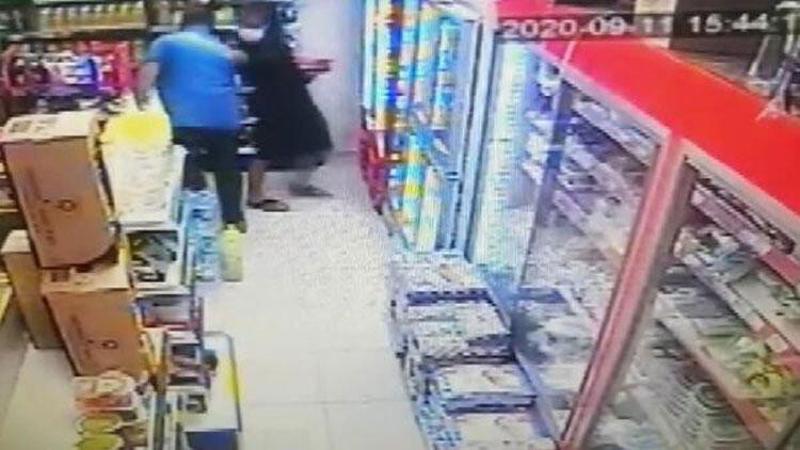 Avcılar'da markette taciz anları!