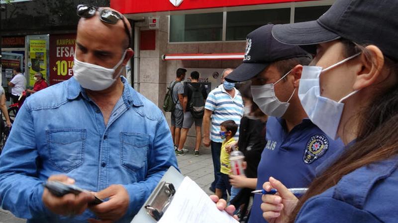 Ceza yedi polise böyle tepki gösterdi: ‘Senin ismini öğreneceğim ben!’