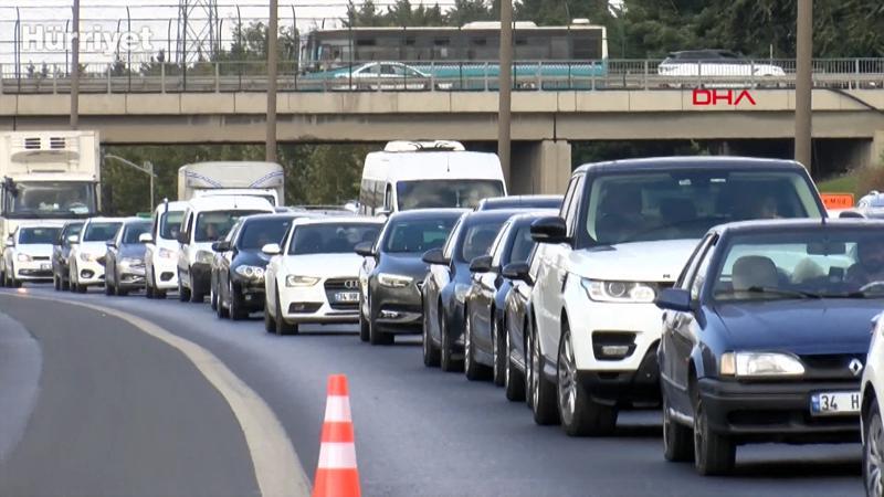Küçükçekmece TEM Otoyolu'nda tır yangını