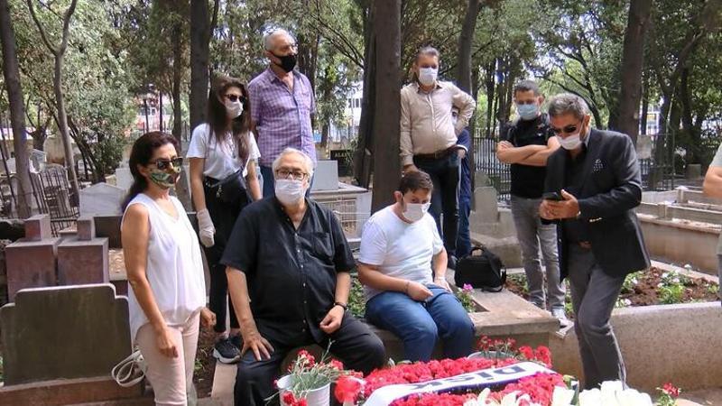 Tarık Akan ölümünün dördüncü yılında mezarı başında anıldı