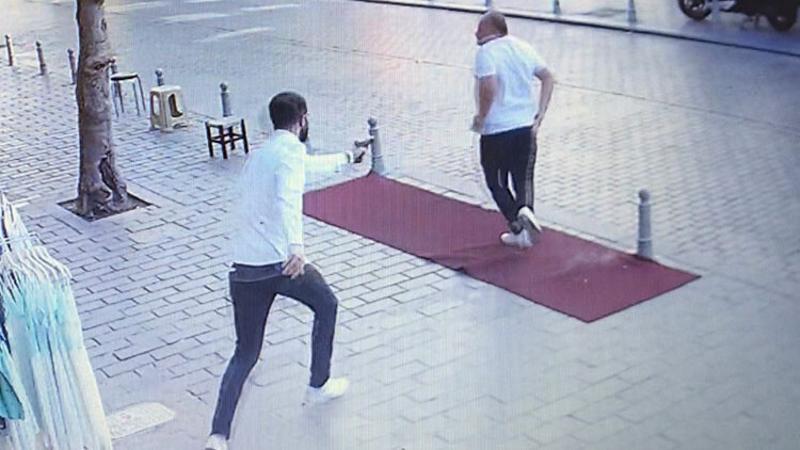 Fatih'te döviz bürosu çalışanlarını silahla vuran şüpheli kamerada