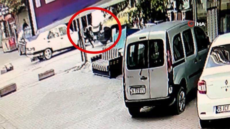 Esenyurt'ta çocuğa çarpan minibüsçüye meydan dayağı