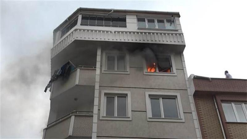 Son dakika! Esenyurt’ta daire yangını