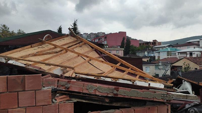 Kocaeli'nde şiddetli rüzgar etkili oldu