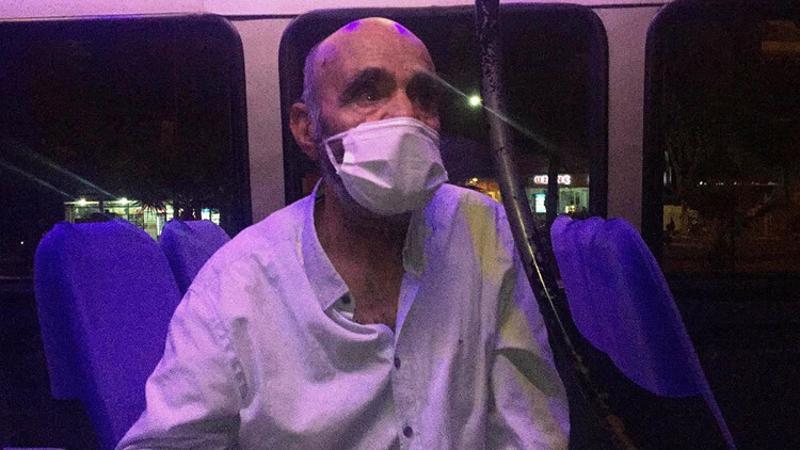 Karantinayı ihlal eden koronavirüs hastası minibüste yakalandı