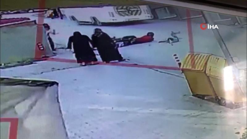 Yola fırlayan çocuk ölümden son anda kurtuldu