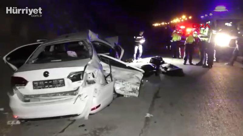 Hafif ticari araç ile otomobil çarpıştı