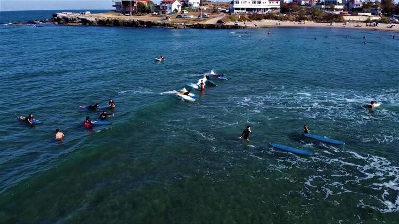 Karadeniz’in o kıyısına sörf akını