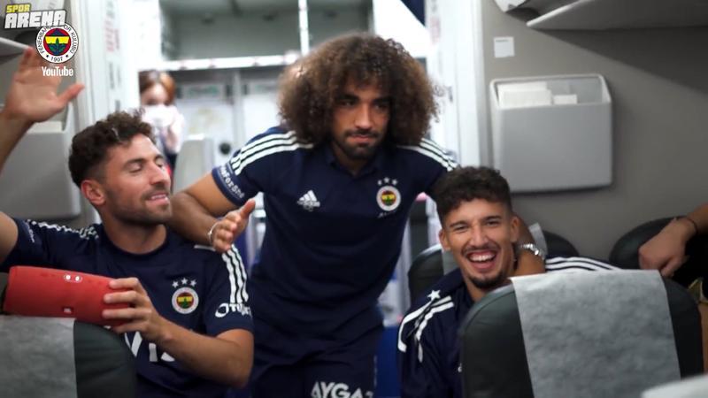 Göztepe dönüşü Fenerbahçe kafilesinde keyifli anlar!