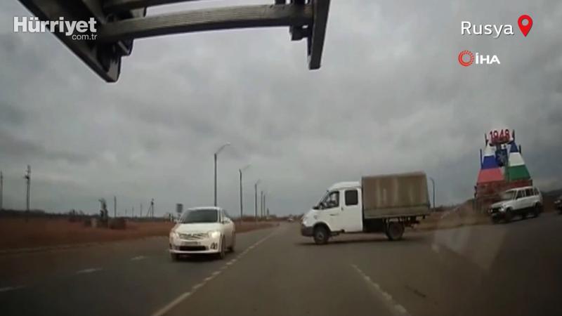 Rusya’da feci trafik kazası! Saniye saniye kaydedildi