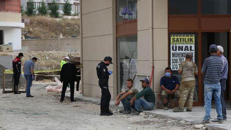 Yerde bulduğu cisim elini parçaladı