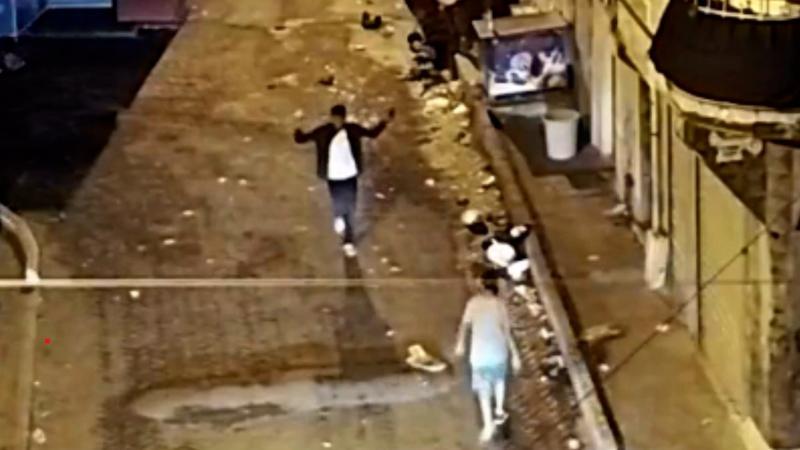 Beyoğlu'nda film gibi operasyon! Mobese'ye el sallayıp uyuşturucu satmışlar!