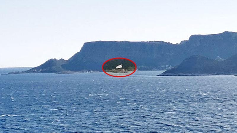 Kaş Belediye Başkanı: Meis'e provokasyon amaçlı dev Yunan bayrağı asıldı