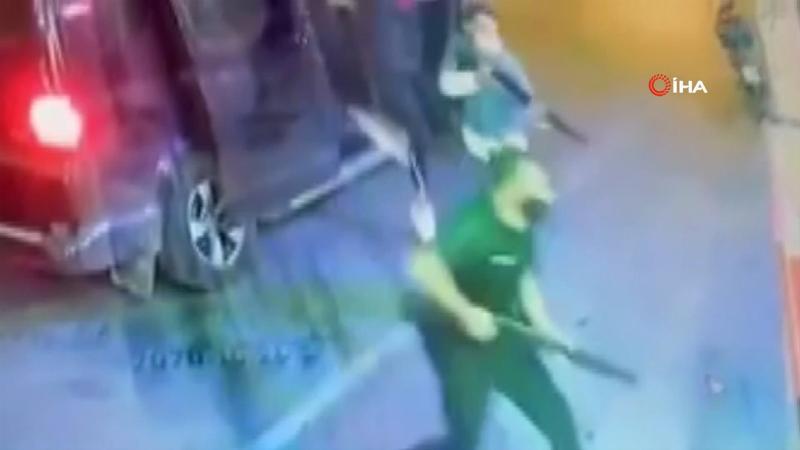 İzmir’de dehşet anları! 7 kişi pompalı silah ve sopalarla tekel bayisini bastı