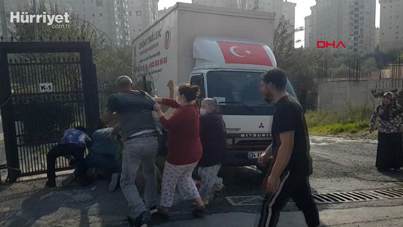 Küçükçekmece'de komşuların çatı malzemesi kavgası