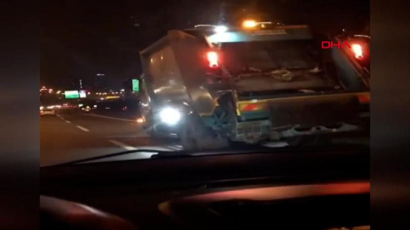 Başakşehir'de çöp kamyonunun tehlikeli yolculuğu kamerada