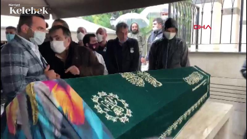 Ünlü oyuncu Erkan Petekkaya'nın annesi 69 yaşındaki Şerife Petekkaya, son yolculuğuna uğurlandı