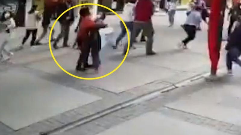 İzmir'deki deprem anı güvenlik kameralarına yansıdı