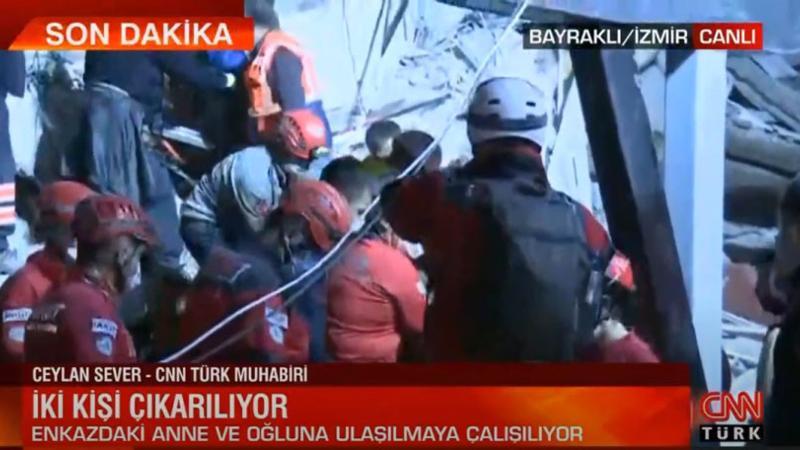 Enkazın altında anne ve oğlu vardı... Biri ne yazık ki hayatını kaybetti