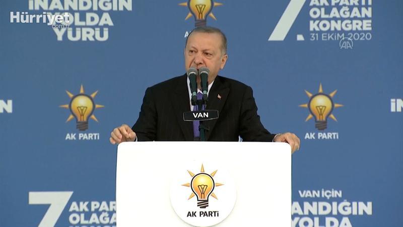 Cumhurbaşkanı Erdoğan: Tüm imkanlarımızla deprem anından itibaren İzmirli kardeşlerimizin imdadına koştu