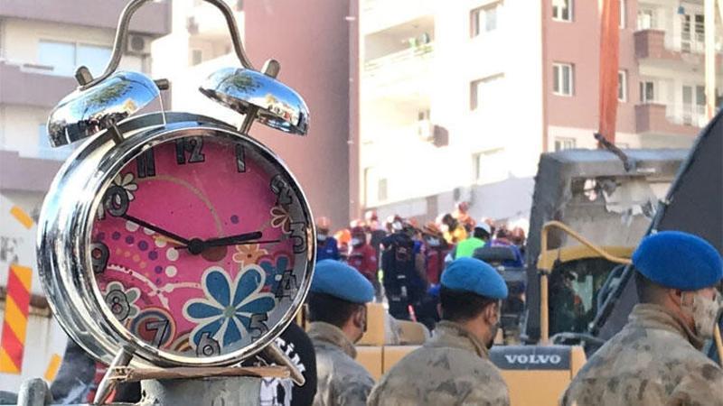 İzmir'de saatlerin durduğu an: 14.51
