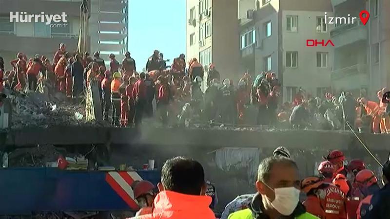 Rıza Bey Apartmanı'nda arama kurtarma çalışmaları devam ediyor