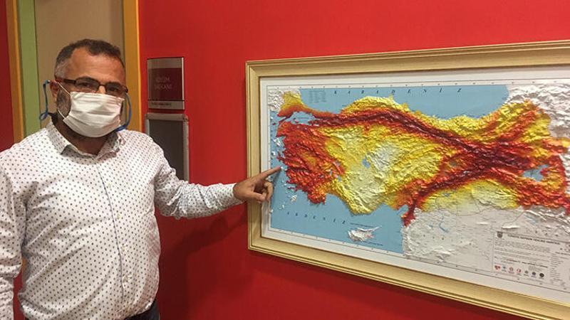 Son dakika haber... Doç. Dr. Serkan Irmak: Hasarlı evlere girmeyin ana artçı henüz olmadı