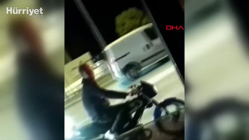 Bu kez de bira kutusuyla motosiklet sürerken görüntülendi