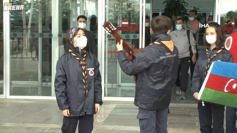 Karabağ, Sivas’ta ‘Çırpırdı Karadeniz’ türküsüyle karşılandı