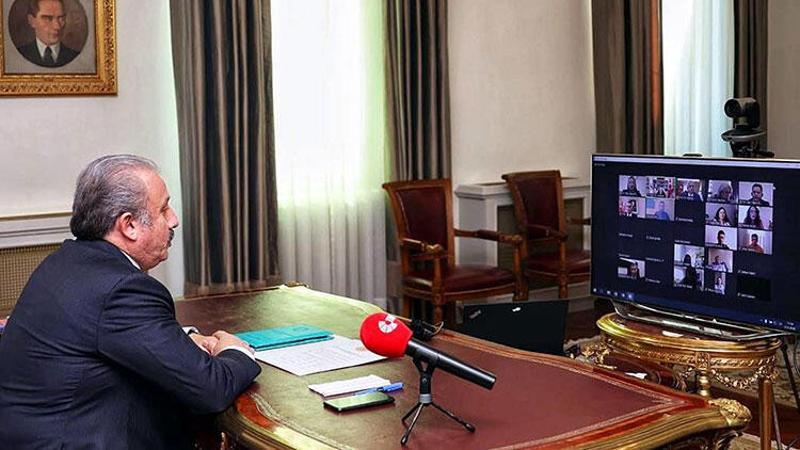 TBMM Başkanı Şentop hukuk öğrencilerine ilk dersi videokonferansla verdi