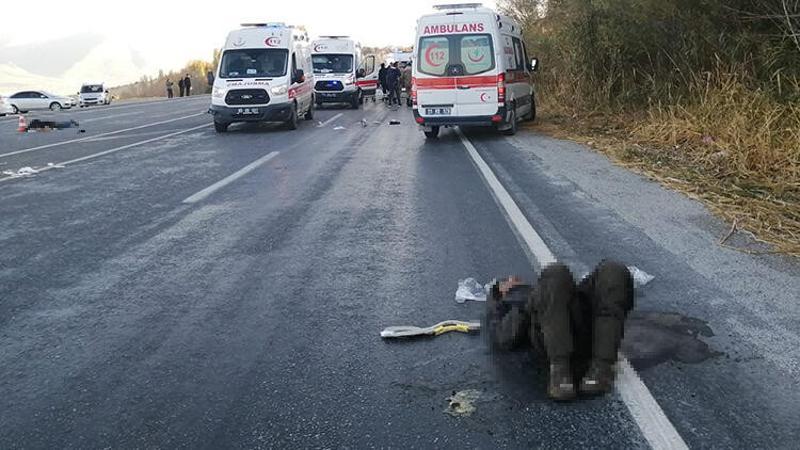 Van'da mültecileri taşıyan minibüs kaza yaptı