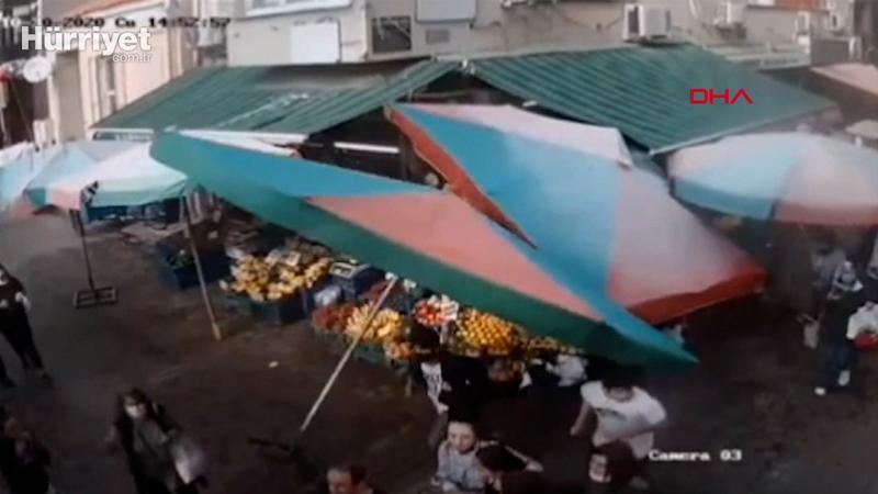 İzmir'deki deprem anı pazardaki MOBESE kamerasında