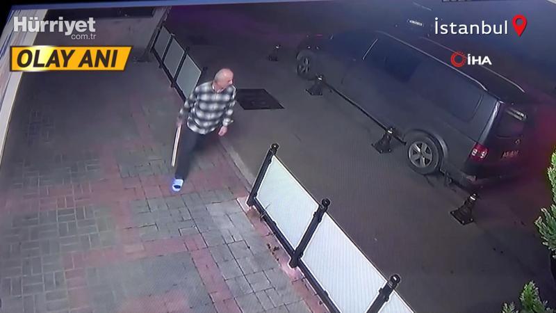 Dükkanına giren hırsızları sopayla kovaladı! O anlar kamerada