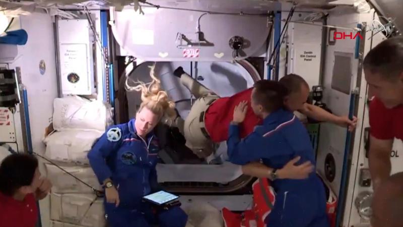 SpaceX, dört NASA astronotunu başarıyla uzay istasyonuna götürdü